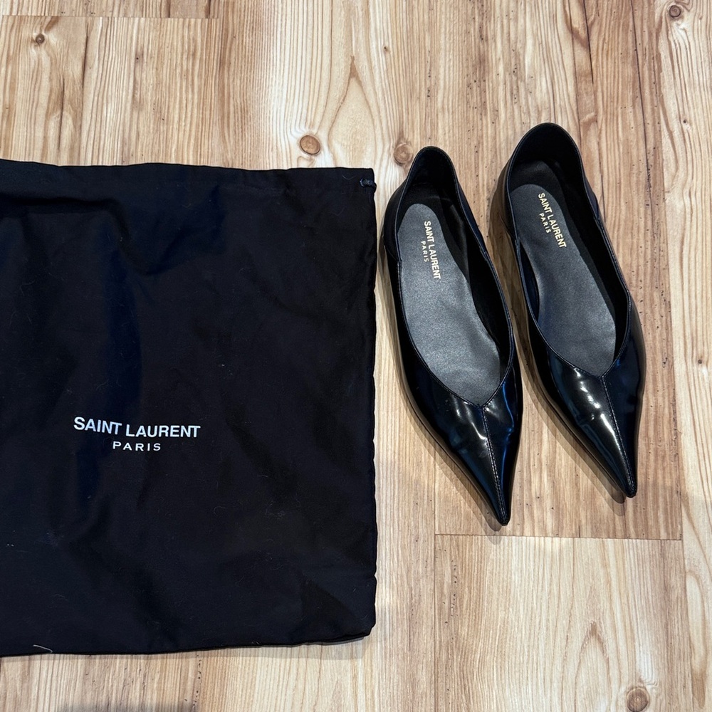 Saint Laurent Black pointed flats 41